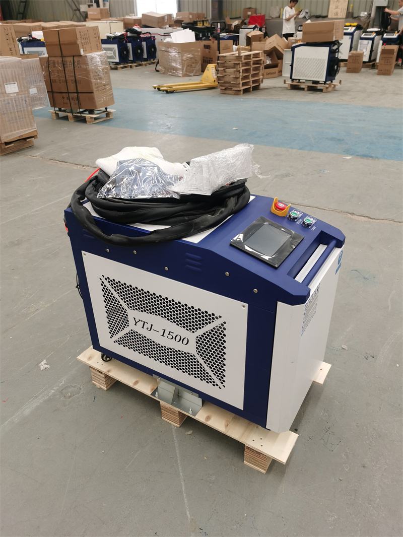 Handheld Laser Welding Machine - Máquina de Soldadura Láser Refrigerada por